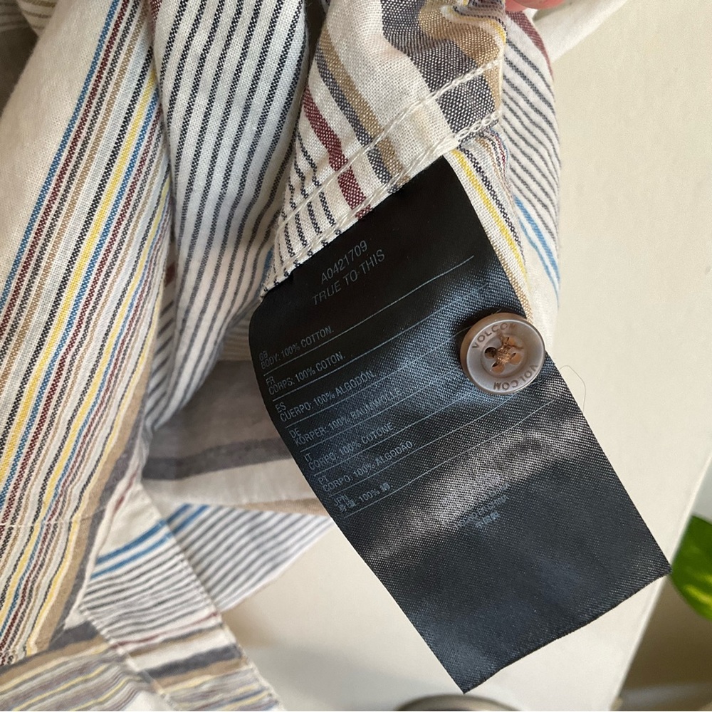 Volcom Colorful Button Front Modern Pocket Basic … - image 3